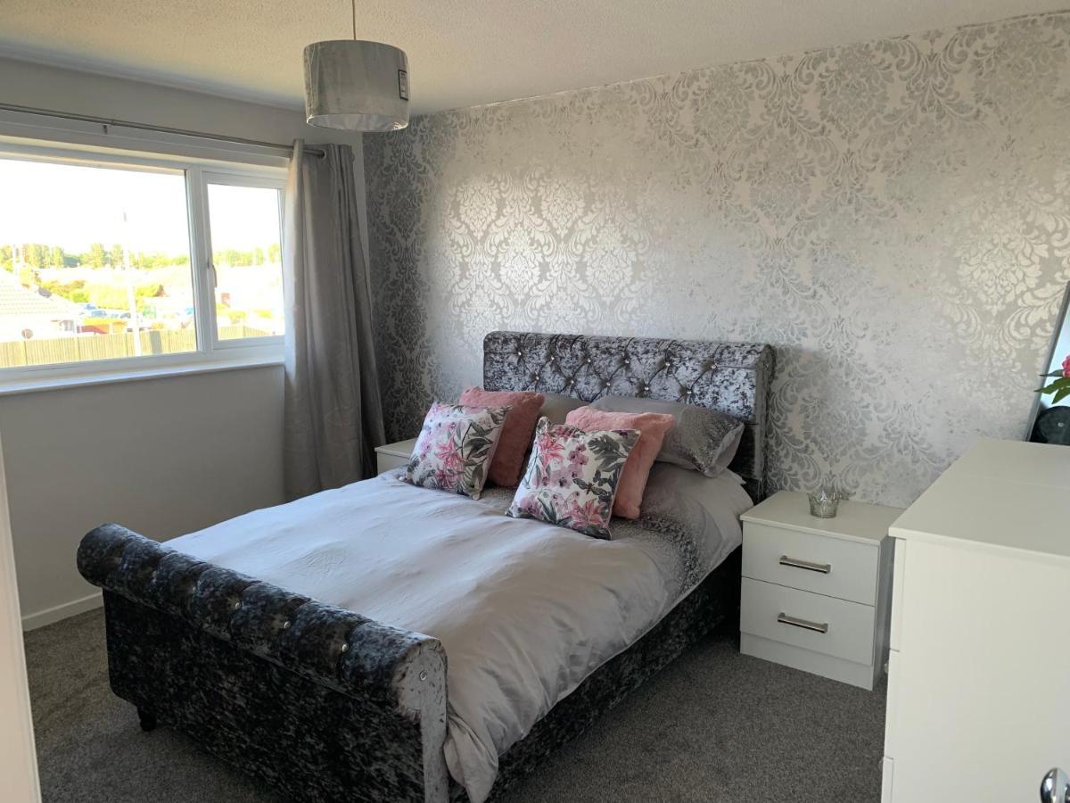 Sunny Prestatyn Apartment Exterior photo